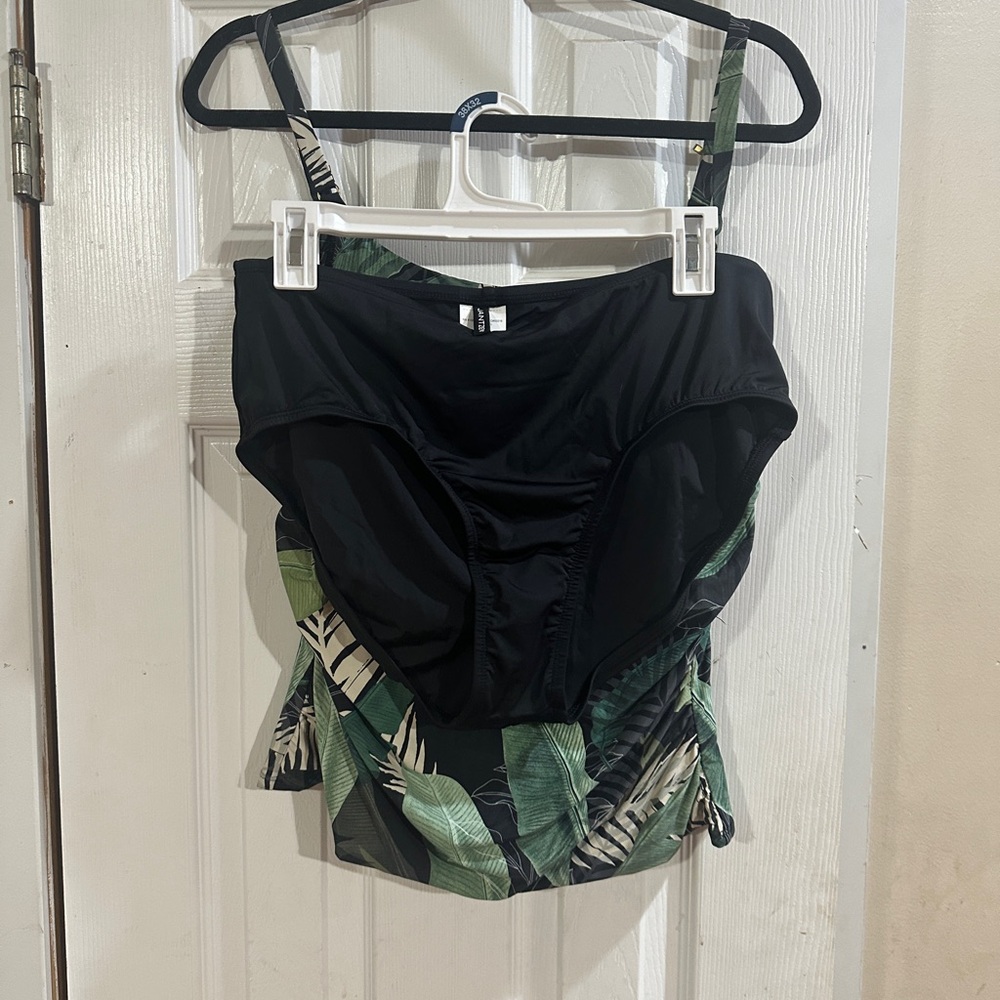 Tankini set with matching palazzo pants - Picture 7 of 10